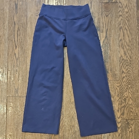 lululemon athletica Pants - Lululemon Athletica Navy Cropped Pants